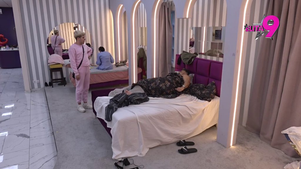 Uroš današnji datum kao drugi rođendan: Doleteo nikad srećniji do Bore da mu saopšti da je ostavljen, pa mu ponudio da ga uteši! (VIDEO)