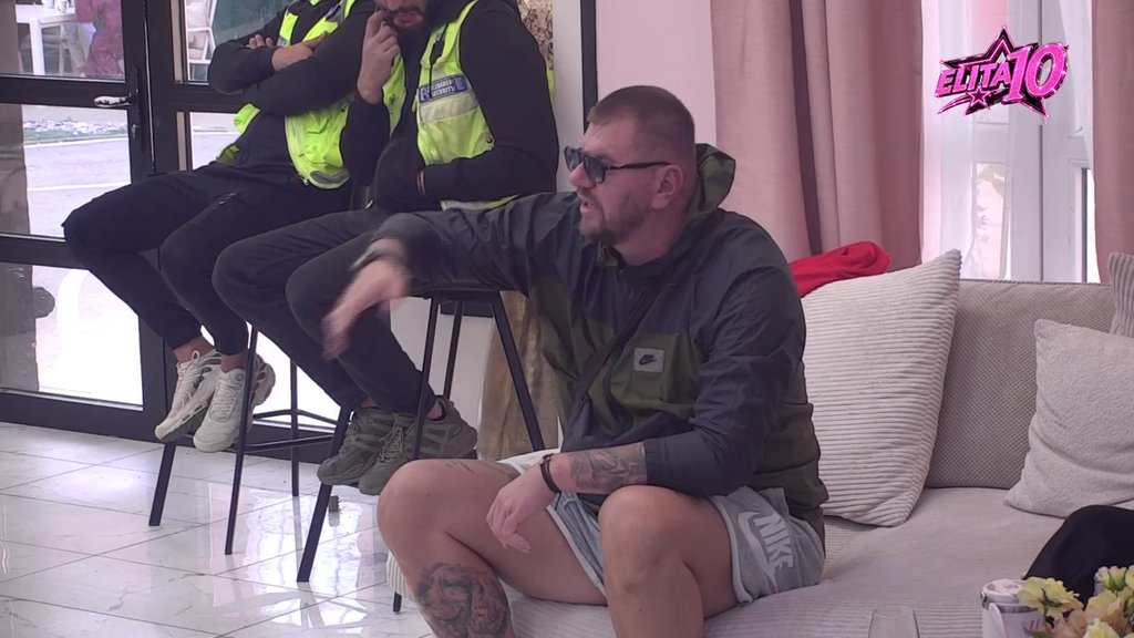 Nova drama Sandre i Janjuša: Njegovo priznanje je dovelo do ludila, shvatila da je ponižena žena koja mu služi za igranje rijalitija! (VIDEO)