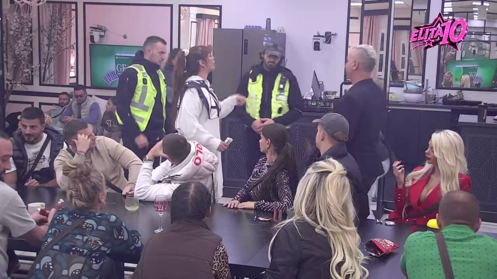 Zamršeni odnosi! Jasenku odala prijateljica Anđela, otkrila da je na sva zvona hvalila Karića, pa Miljana dala svoj sud o tome! (VIDEO)