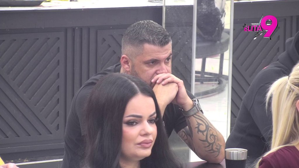 ANELI URNISALA ASMINA: Ostavio si mene i Noru kao dva kučenceta (VIDEO)