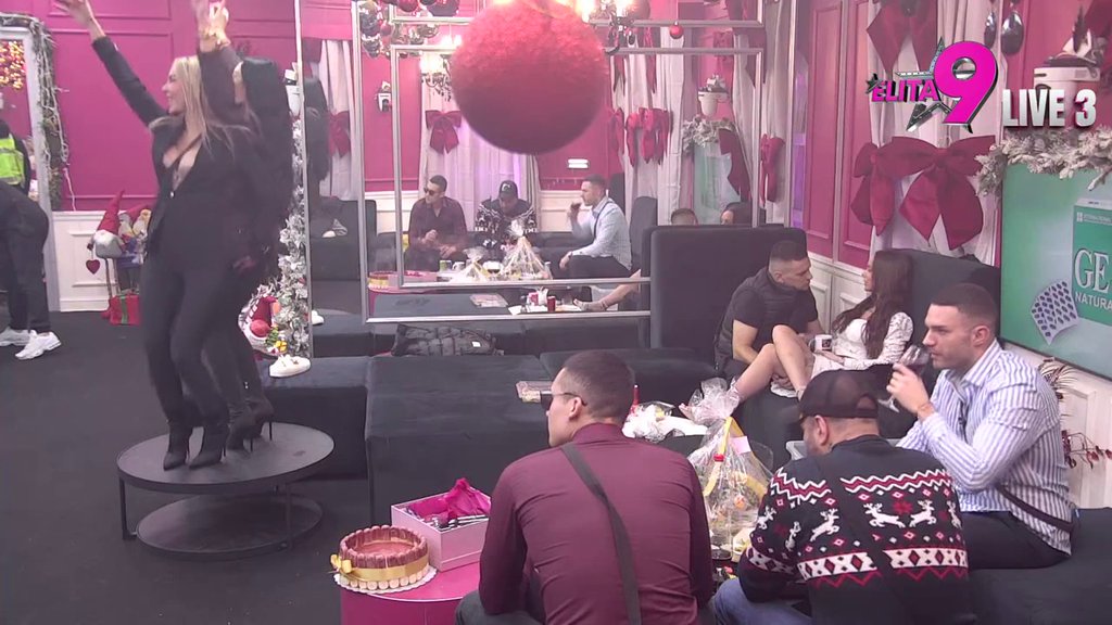 CRNA MAMBA I LAVICA GORE KAO NIKAD! Zamešale kukovima u inat dušmanima, sve oči uprte u njih (VIDEO)