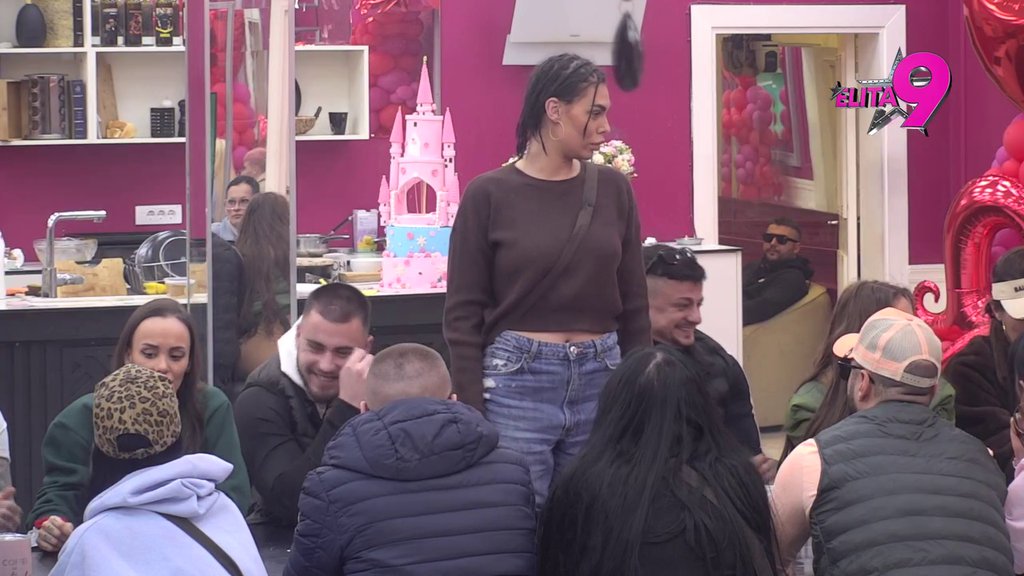 Nema zabrane, ni ja nikog ne uslovljavam: Viktor brutalno ponizio Minu Vrbaški, ona zbog Aneli propala u zemlju od blama! (VIDEO)