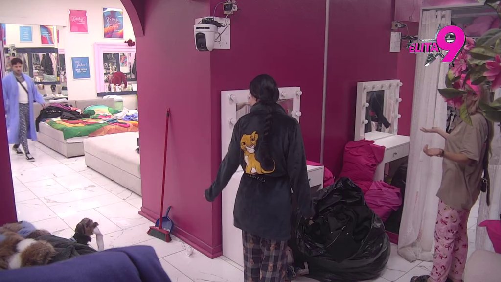 Hoće da pričam da ima anakondu među nogama: Aneli poludela jer je Janjuš otkrio koliko puta je tokom vrele akcije imala orgazam! (VIDEO)