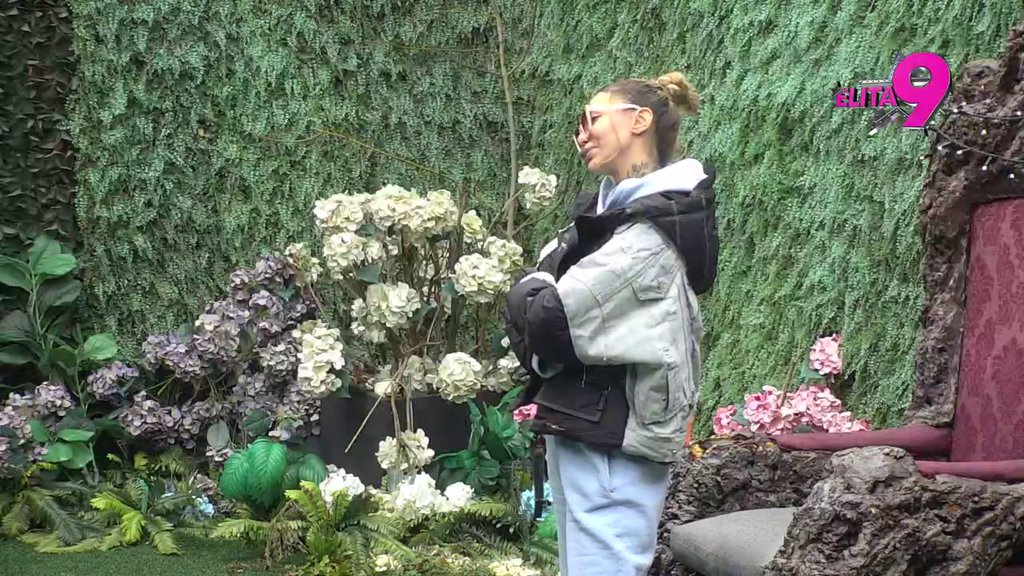 Luka je dozvolio da mu devojka od 23 godine upravlja životom! Aneli uništila Anitu, a Vujovića zakucala ZA SAMO DNO! (VIDEO)