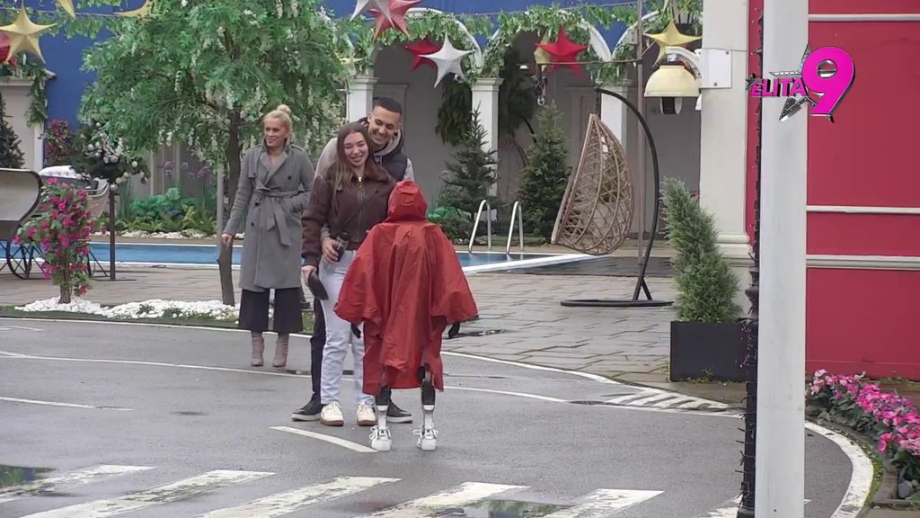 JOŠ JEDNA U NIZU: Sara Stojanović se pohvalila Toši novim momkom, veruje da će pored Murata imati najviše sreće! (VIDEO)