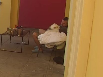 SAMO GA ON RAZUME: Car se požalio Snupiju na probleme koje ima pa ga pozvao na AFTER (VIDEO)