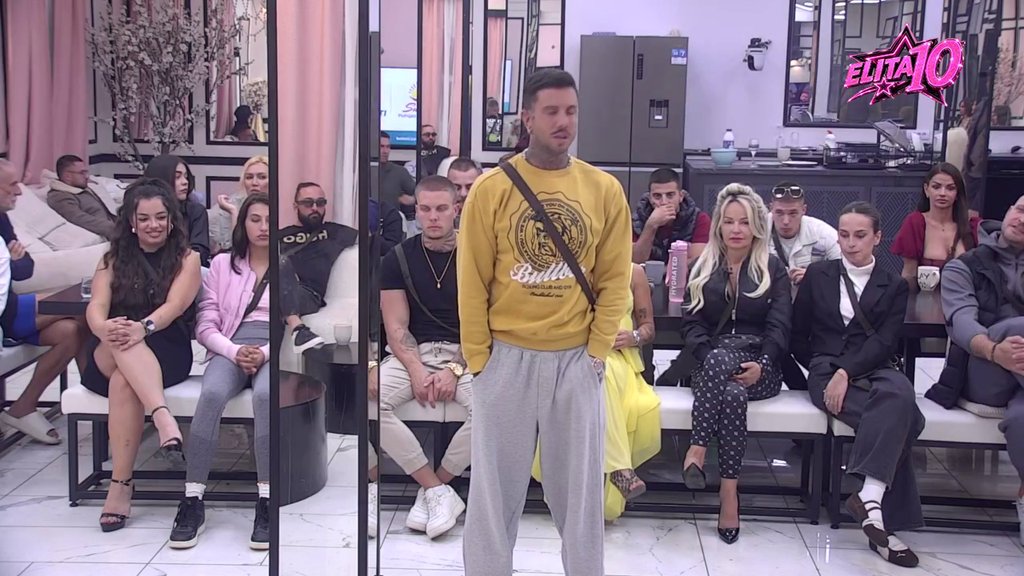 Hteo sam da budem pored nje... Đukić ponovo nema odgovor i ne zna šta da kaže, dao sve od sebe da objasni da mu se sviđaju i Laura i Biljana (VIDEO)