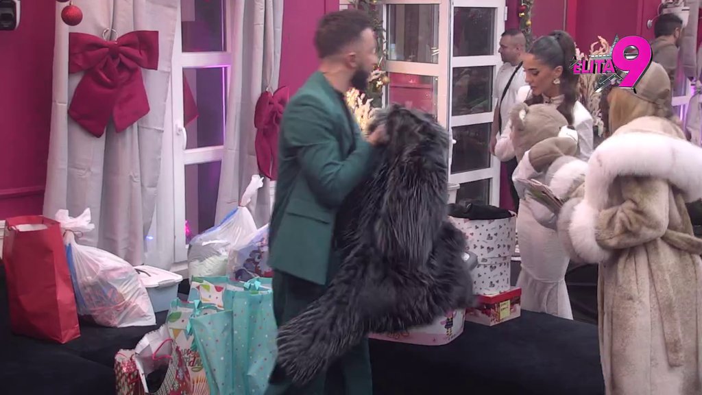 Voli te mama najviše na svetu: Aneli se izgrlila sa Anđelom, pa se obratila ćerkici Nori (VIDEO)