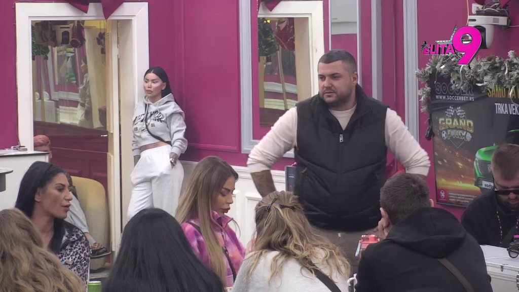 Ti si prva koju sam odbio! Asmin ponizio Jakšićku, ona skočila kao oparena: TI MENI NE MOŽEŠ DA PRIĐEŠ! (VIDEO)