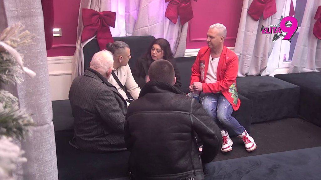 Zna po sebi jer se ona ne kupa! Borina sestra pred svima unakazila Anastasiju Brčić, pa javno ispozivala Milicu Kemez: Ona nije tvoj nivo, bez tebe ne postoji (VIDEO)