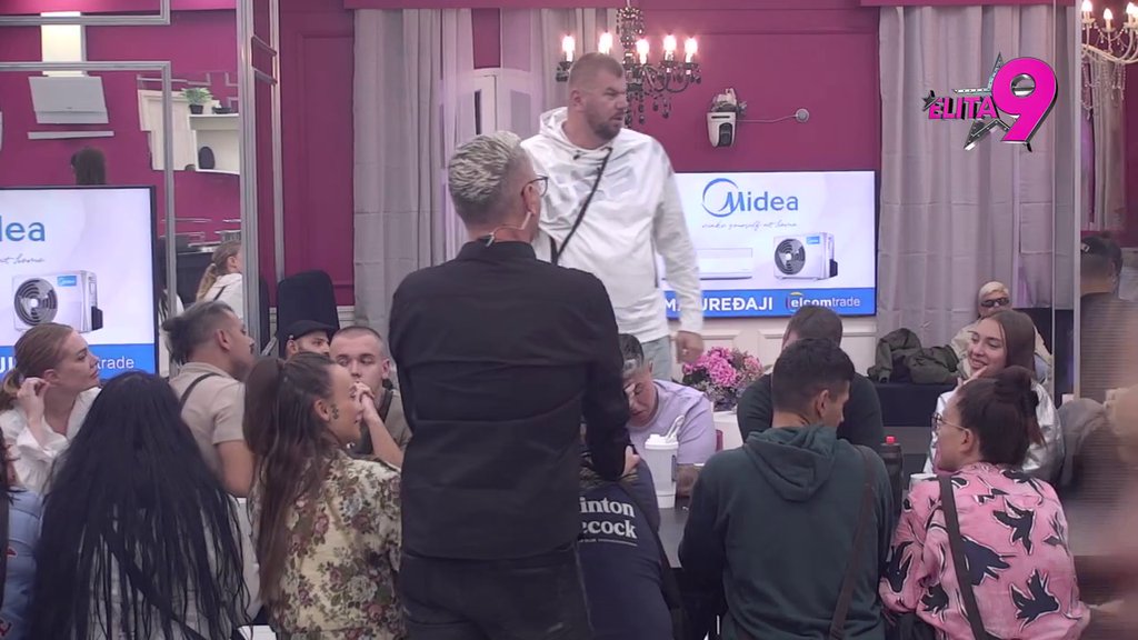 Raste poput kvasca! Sara ne skida osmeh s lica zbog Janjuša, Ivan ponovo potkačio Anđela: Nemam želudac kao MUTAVI sa Anitom (VIDEO)
