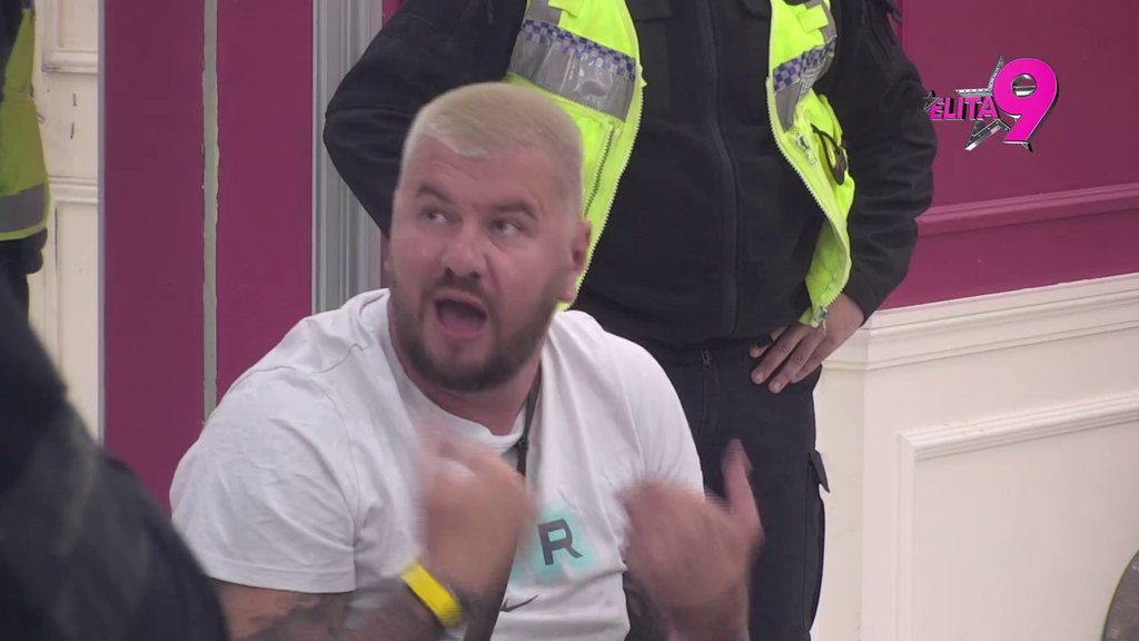 PLJUŠTE UVREDE! Sukob Kačavende i Janjuša ne jenjava, današnja podela budžeta dolila ulje na vatru: Ti si muška sponzoruša (VIDEO)