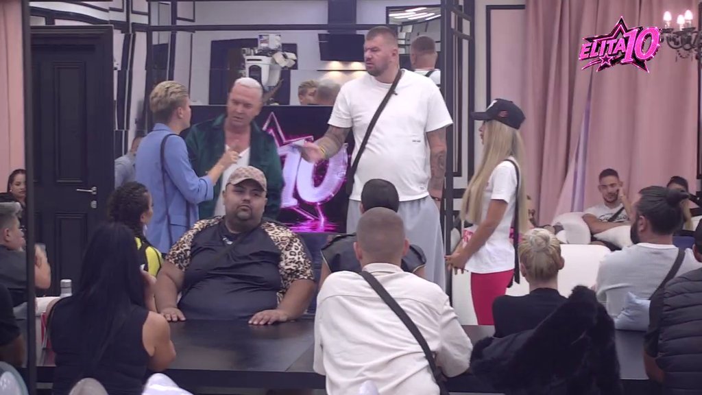 Haos na samom početku: Nova drama Aneli i Đukića, ona pokušala da ga obrlati i našla novo opravdanje za dopisivanje sa Carem! (VIDEO)