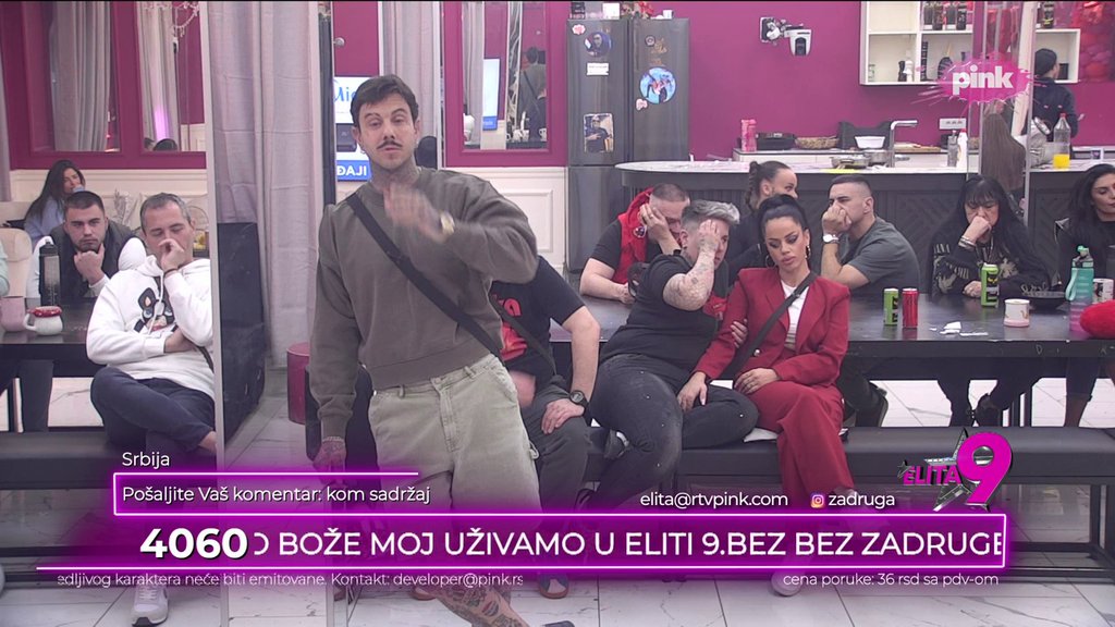 BUKTI RAT! Boginja ne prestaje da uništava Jovanu zbog Filipa: Umesto da peva na mikrofon, ona peva na k*rcu! (VIDEO)