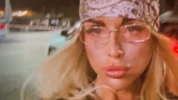 VODITELJKA PODIŽE TEMPERATURU! Ivana Šopić mami uzdahe na Ibici, podelila golišave fotke sa plaže (FOTO)