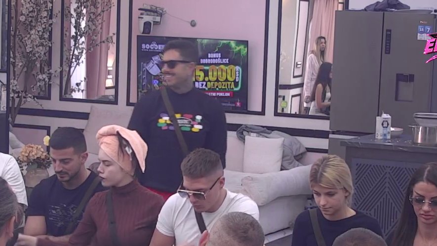 I DALJE MU JE BOLNA TAČKA?!  Marinković iskoristio priliku da prozove Lauru: Dosledna je svojim instinktima i potrebama (VIDEO)
