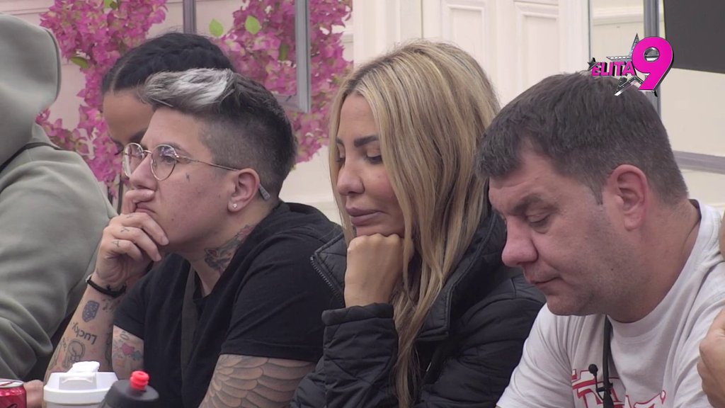 BIVŠA, DOBRO RAZMISLI! Janjuš se pred svima obratio Aneli, ona prebledela kao krpa, ovo nije slutila (VIDEO)