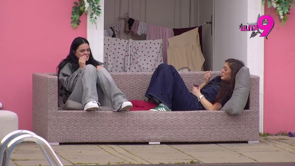 ISPLAKALA MORE SUZA! Jovana ne može da se sastavi zbog čestitke, Anastasija u rasulu jer joj ništa nisu poslali (VIDEO)