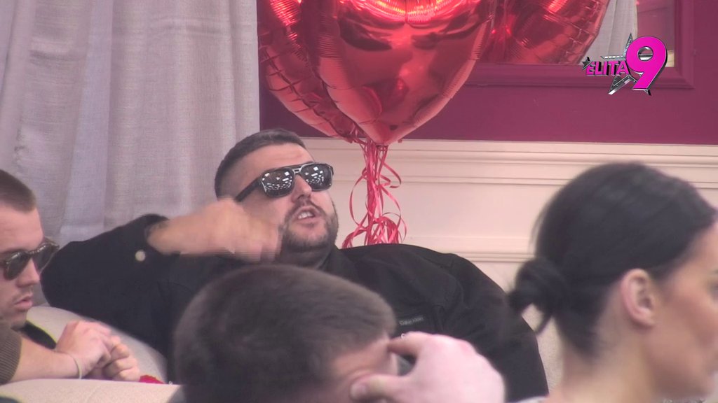 RAT NA POMOLU?! Janjuš i Asmin ušli u sukob zbog Maje, ona skočila kao OPARENA, pa poručila Durdžiću da je neće sklanjati od ljudi! (VIDEO)