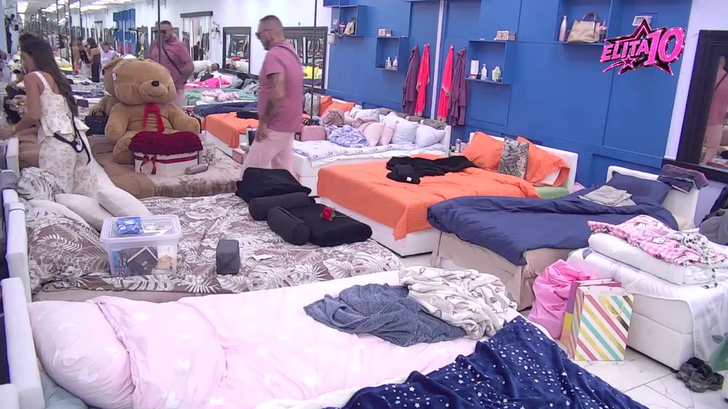 Izgleda ti krevet kao grob: Car ne može da preboli Sukijevu 151 ružu za Anđelu Đuričić! (VIDEO)