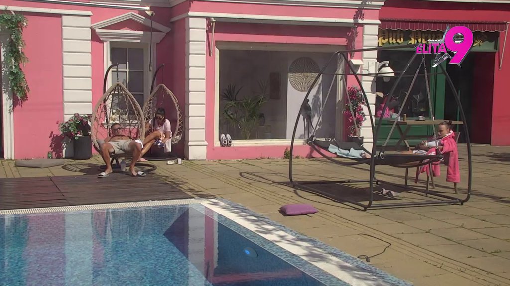 Hladna kao led: Bebica priznao da opet nije spavao, Teodora ni da ga pogleda! (VIDEO)