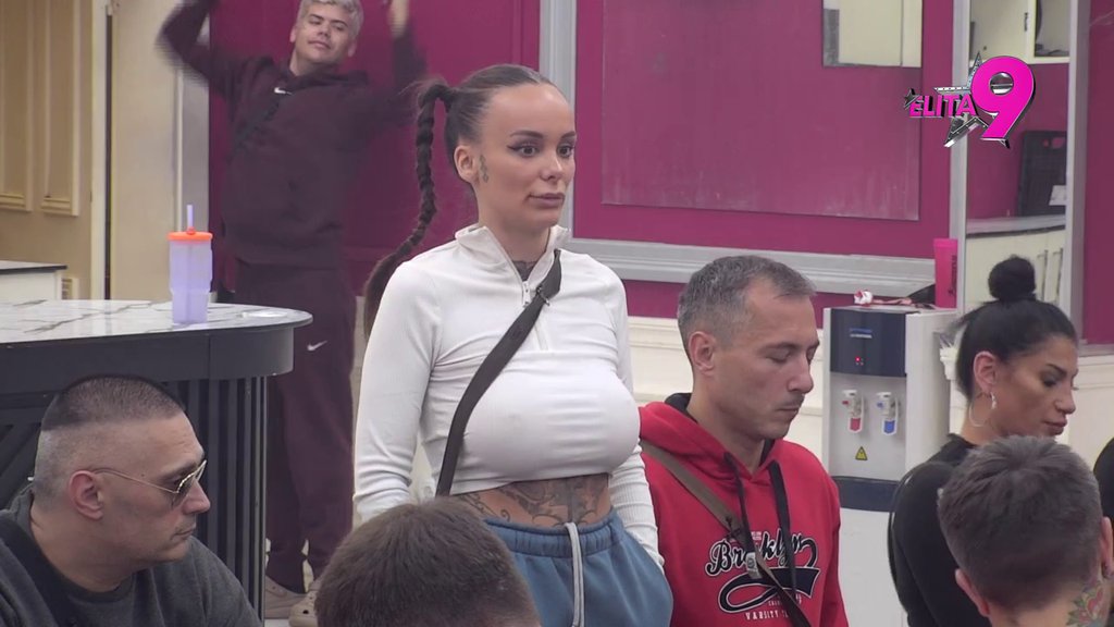 Srušio joj se svet: Maja podivljala od ljubomore na Teodoru, Filip je istog momenta vratio na fabrička (VIDEO)