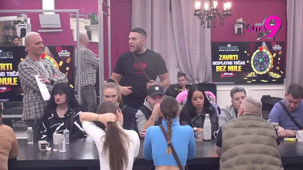 Udružili snage: Matora i Anđelo u duetu patosirali Anitu, ona bezsupešno pokušva da se uzdigne sa dna (VIDEO)