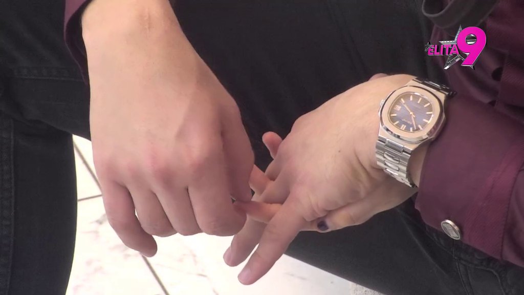 Moram da se iskuliram... Murat preuzeo stvar u svoje ruke i krenuo da poljubi Anastasiju, pa popio korpu! (VIDEO)