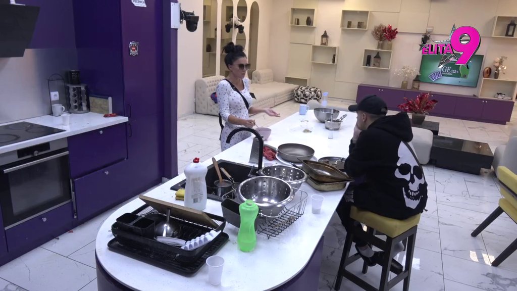 Ona muva bivše ovde, dok on pravi šeme napolju: Stanija brutalno izvređala Maju i Takija, više ne želi ni ime da im čuje! (VIDEO)