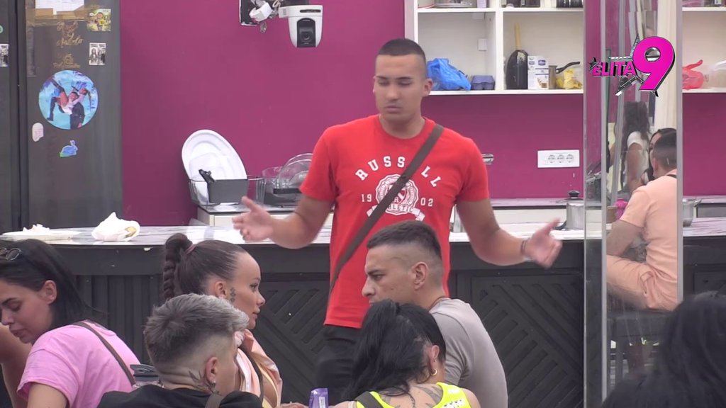 Sad sam siguran da ću ih obe oduvati u finalu: Alibaba našao presmešan izgovor za svoj debakl s procentima, takmičari u šoku! (VIDEO)