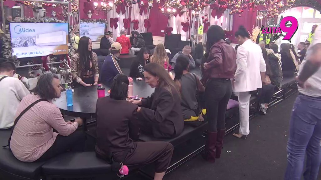 KAD IZAĐEŠ, MOŽDA ĆE BITI SVADBA: Zlata obavestila Mikija da ljubav Peje i Ene cveta, pa otkrila da li nešto zamera kada je reč o njegovom učešću u 'Eliti 9!' (VIDEO)