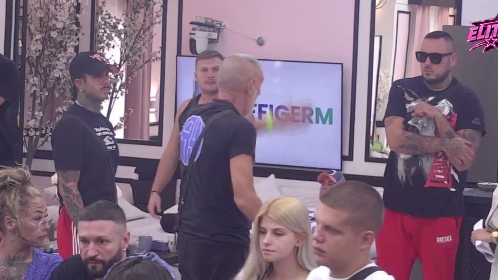 Karambol u Eliti: Aneli pred svima raskinula s Đukićem, njega drugovi unakazili za sva vremena! (VIDEO)