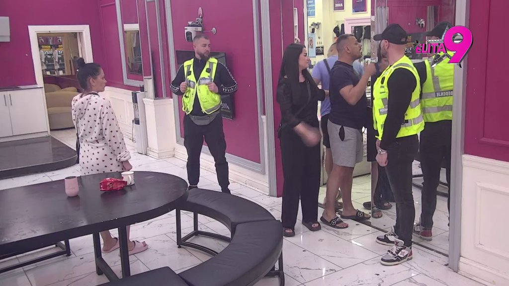 Doživeo pomračenje! Bora i ukućani u nikad žešćem sukobu, pljušte uvrede, obezbeđenje odmah reagovalo (VIDEO)