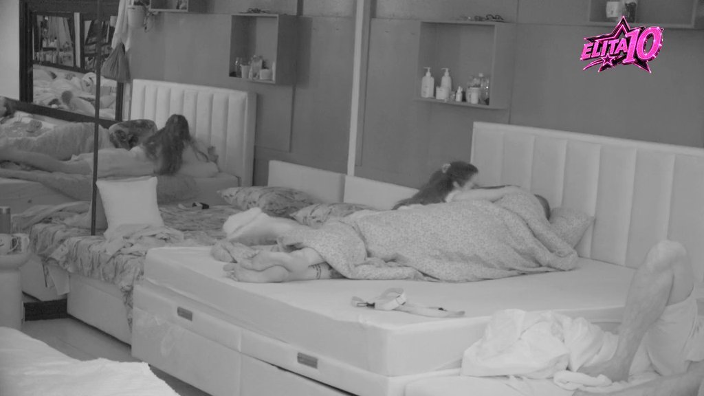 Ne manipuliši sa mnom: Janjuš polako diže ruke od uverenja da će pronači pravu ljubav, Sandra mu ne dozvoljava da zaspi dok ne reše problem! (VIDEO)