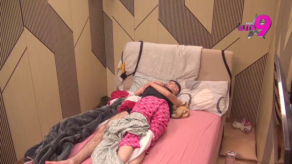 SVE PUCA OD LJUBAVI! Nerio i Hana poljupcima počeli dan, a onda je jedan njen postupak IZNENADIO SVE! (VIDEO)