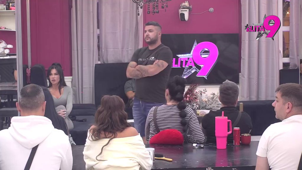 MOJA MAMA ĆE IMATI PROBLEM SA MNOM KAD IZAĐEM! Učesnici frapirani Mevlidinim oglašavanjima, Asmin joj poslao jasnu poruku: Neka mi ne dolazi (VIDEO)