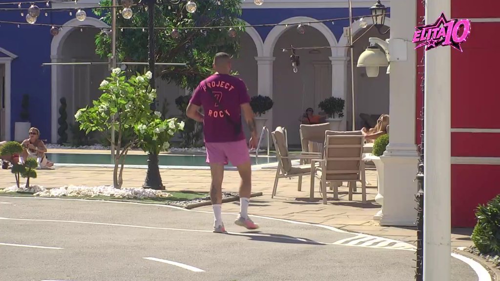 Đukiću će se slošiti: Car se bacio na osvajanje Aneli, ona za Oskara glumi da je nedodirljiva! (VIDEO)