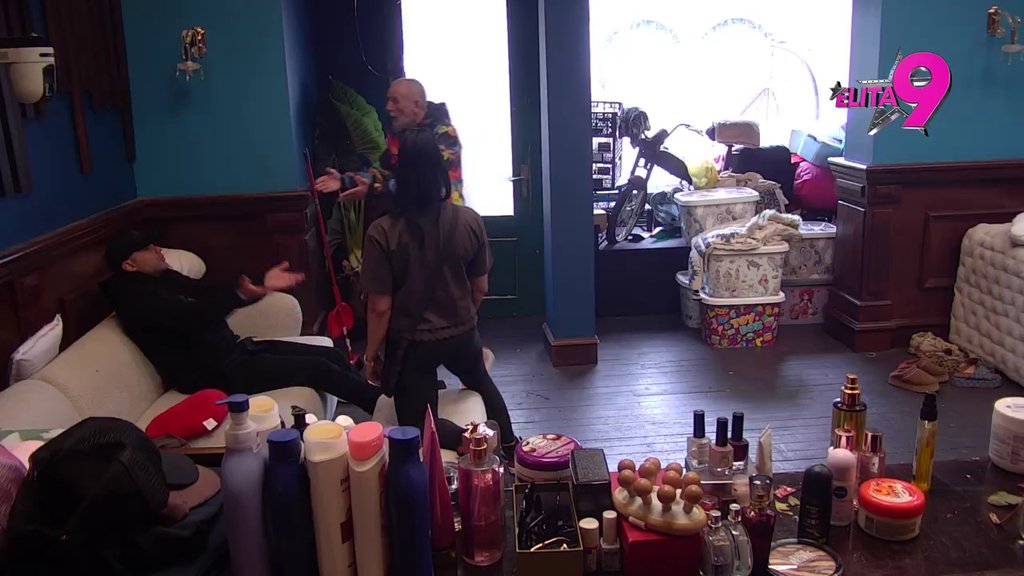 Daješ joj lažnu nadu! Jakšićka LUPILA ZABRANU Anđelu, on POBEGAO GLAVOM BEZ OBZIRA! (video)