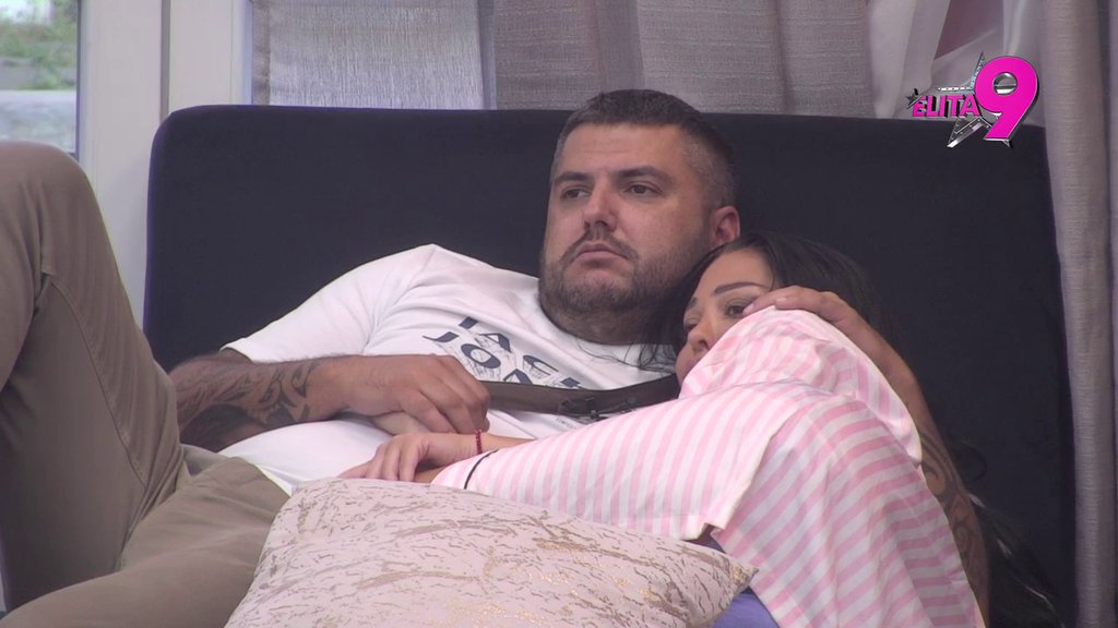 ON JE BESKIČMENJAK, SLINA JEDNA: Stanija i Aneli likuju jer se Asmin visoko pozicionirao na negativnoj anketi, Ahmićeva iskoristila priliu da POTKAČI Maju! (VIDEO)