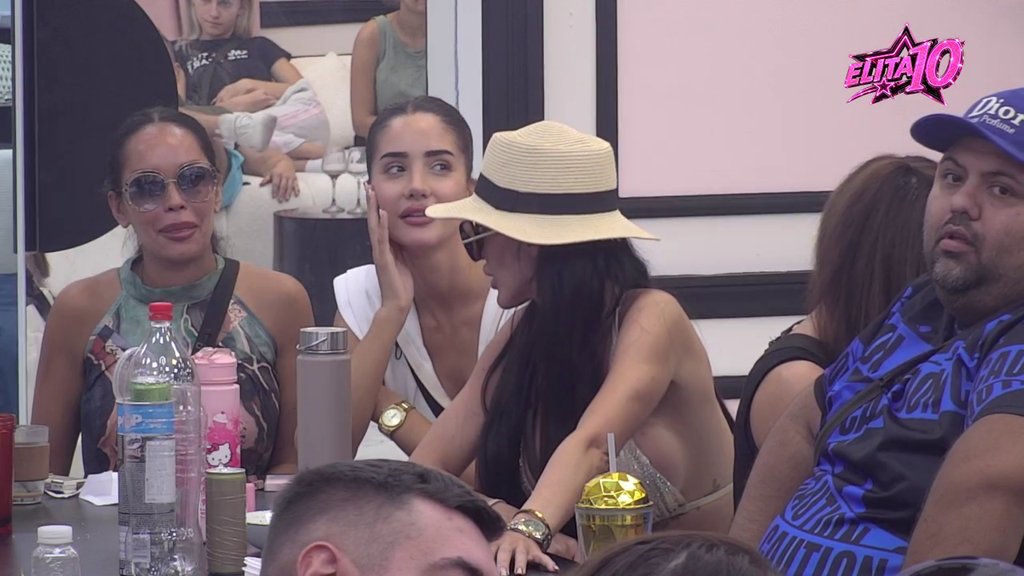 Miona te je ostavila! Poršelina razvezala jezik o Ša, pa žestoko pecnula Karića: Voli devojke svojih drugara (VIDEO)