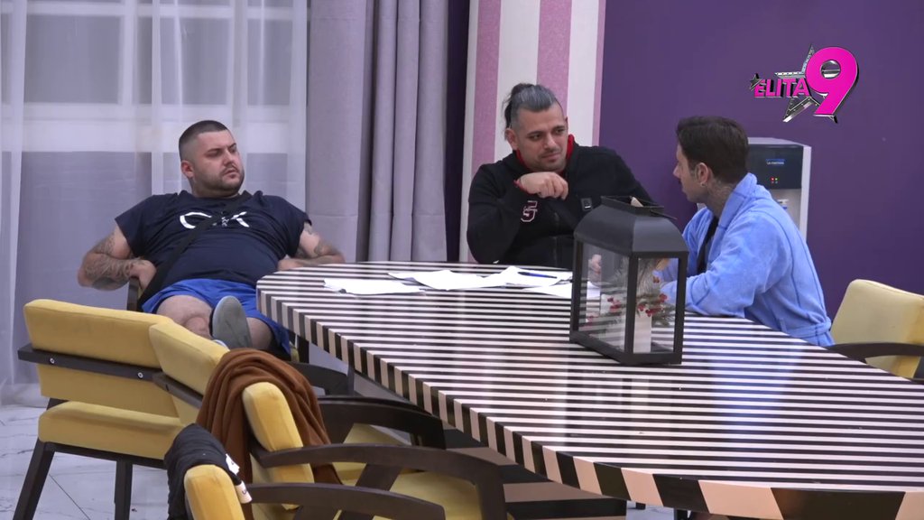 Poljubac neće doživeti ni na filmu: Maja ponovo oduvala Alibabu! (VIDEO)