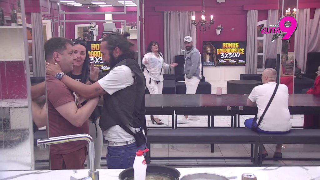 NJIHOVOJ SREĆI NEMA KRAJA! Ušesnici ne kriju oduševljenje zbog Pečenicinog povratka: Falio si nam! (VIDEO)