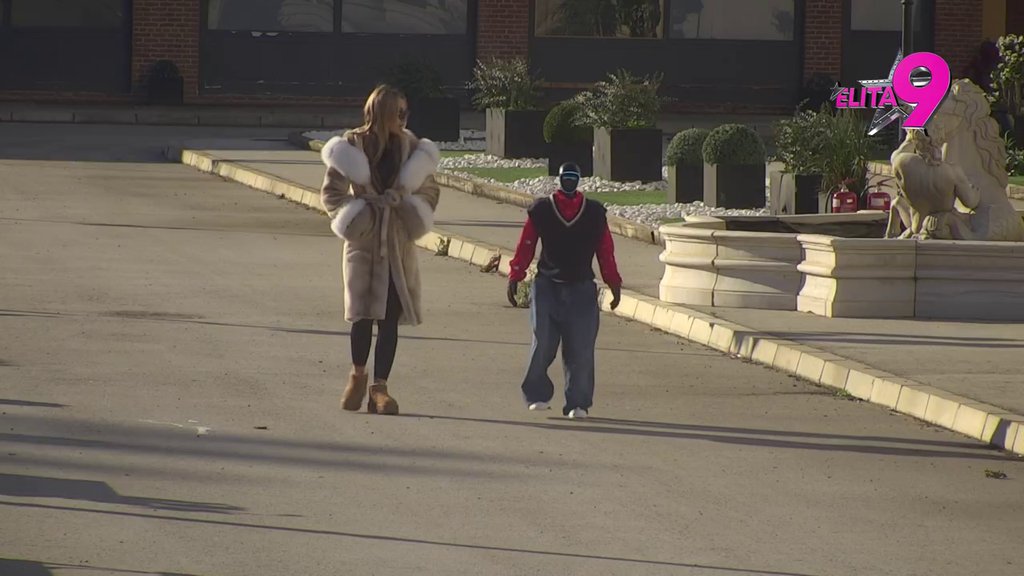 TAD SAM JOŠ BILA SA ASMINOM! Aneli otkrila šta joj je astrološkinja predvidela za početak 2026. koju će dočekati sa Anđelom! (VIDEO)