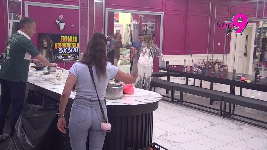 OVO BI GA UČINILO NAJSREĆNIJIM: Teodora stavila Bebici do znanja da je ne zanima, on i dalje tvrdi da komuniciraju (VIDEO)