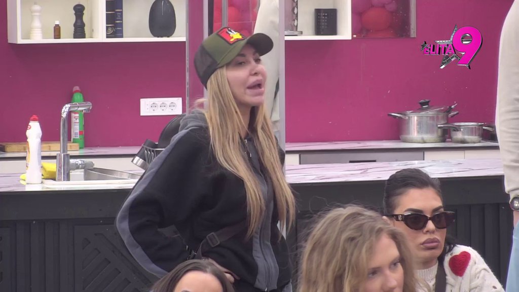 Kačavenda i Janjuš NA SKENERU UČESNIKA! Svi komentarišu njihov ljubavni klip: I ON BI JE UZ GELENDER! (VIDEO)