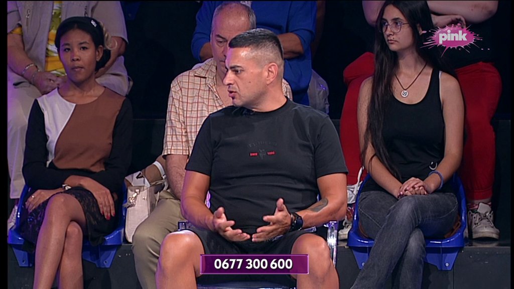 Blokirao me je, pa sam kupovao nove brojeve: Uroš otkrio detalje sa snimanja spota, pa se osvrnuo na odnos sa Borom! (VIDEO)