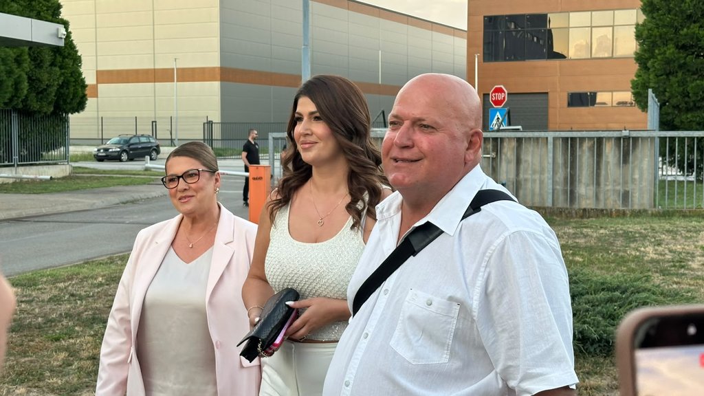 Bivši učesnik Elite 9 stigao povređen na superfinale: Ruka mu u gipsu, a svi se pitaju šta se desilo! (FOTO)