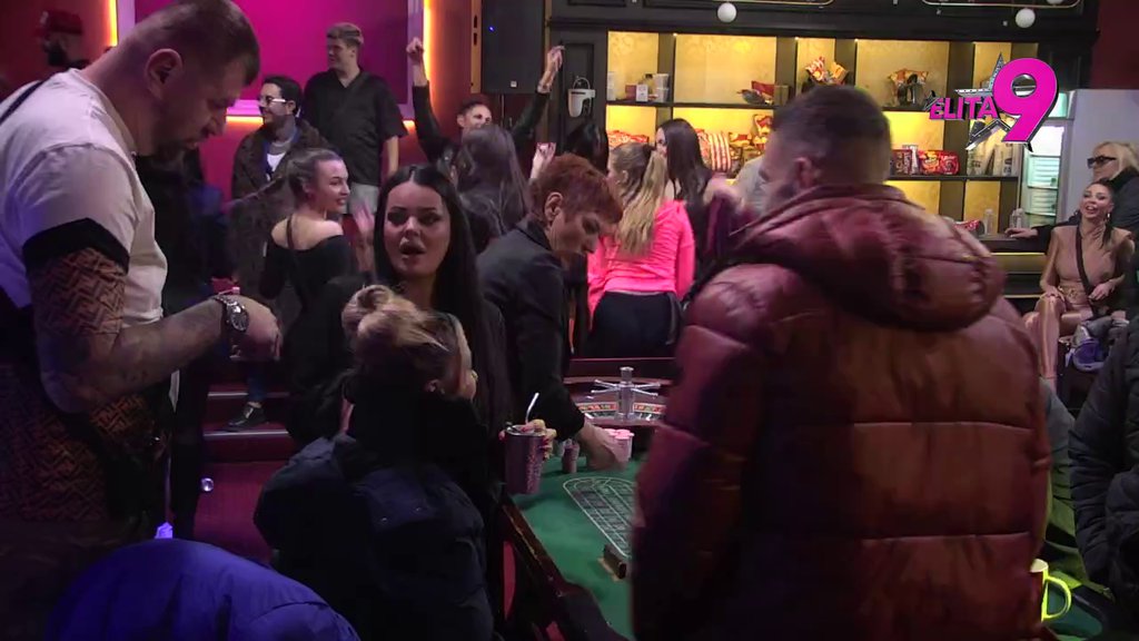 Sestre po suzama: Nakon poljupca Janjuša i Saške, Aneli i Jovana udarile po pljuvačini (VIDEO)