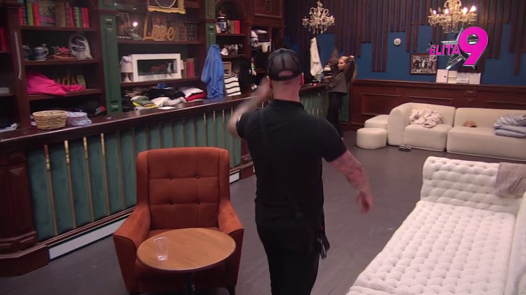 Karambol u Eliti! Luka i Aneli ponovo žestoko zaratili, ona urla: Tek ću da pričam klošaru i nasilniče! (VIDEO)