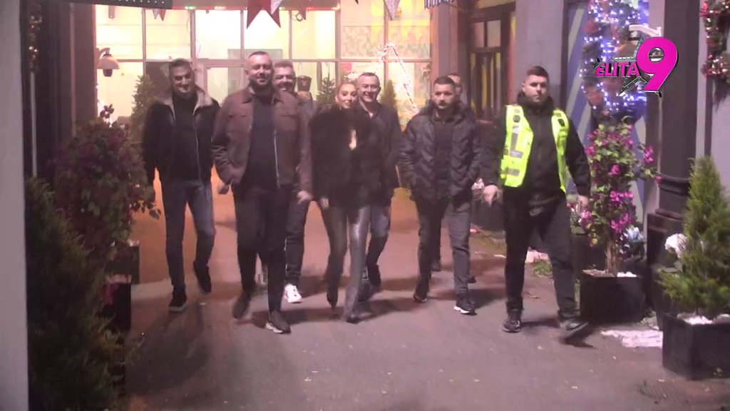 Poljupcima promenili tok rijalitija! Veza Aneli i Asmina na pomolu, pao poljubac Anite i Luke! Filip završio u krevetu sa OVOM cimerkom, bila i VRELA AKCIJA! (VIDEO)